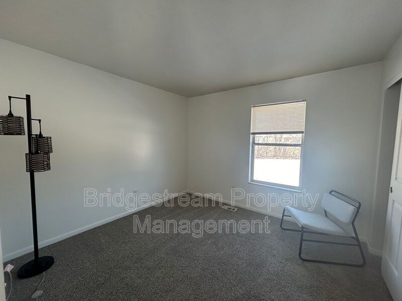 Spacious 3 Bedroom, 3 Bathroom Home on a Private Cul-de-Sac property image