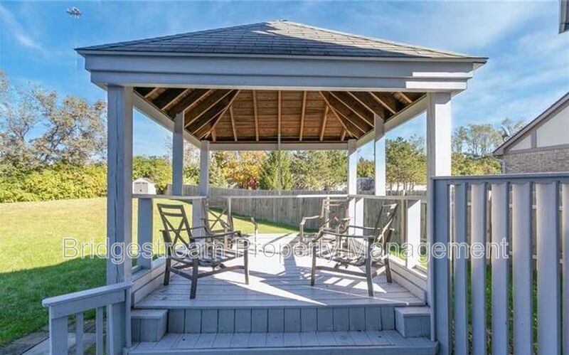 Spacious 3 Bedroom, 3 Bathroom Home on a Private Cul-de-Sac property image