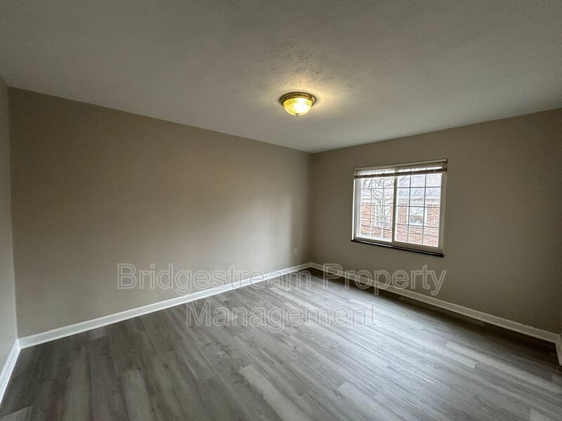 Charming 2-Bedroom, 1-Bathroom Apartment property image