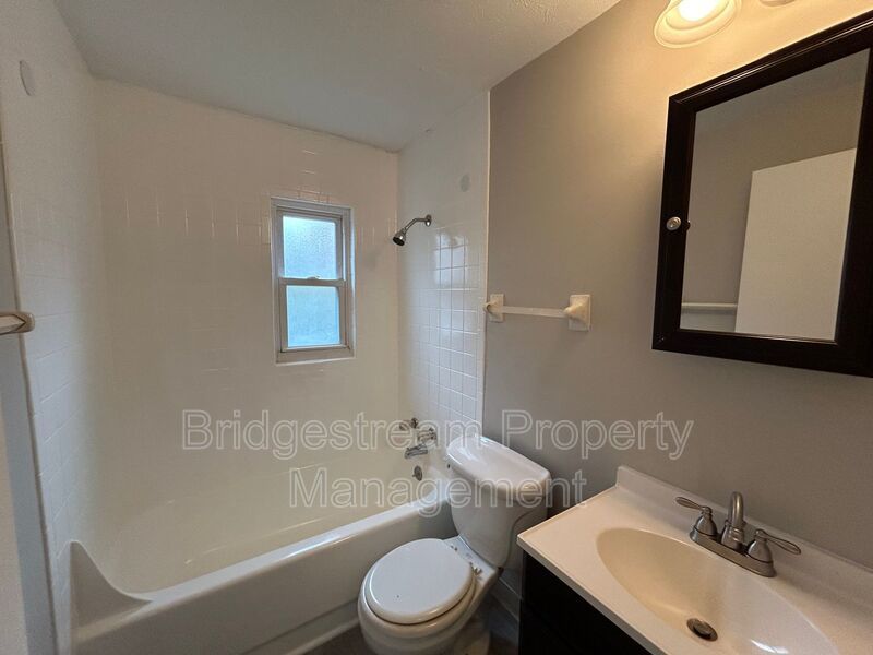 Charming 2-Bedroom, 1-Bathroom Apartment property image