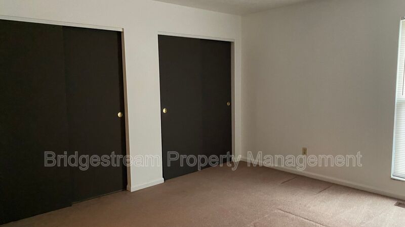 Cozy 2 Bed, 1 Bath Townhome in Vandalia property image