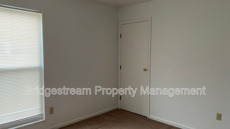 Cozy 2 Bed, 1 Bath Townhome in Vandalia property image