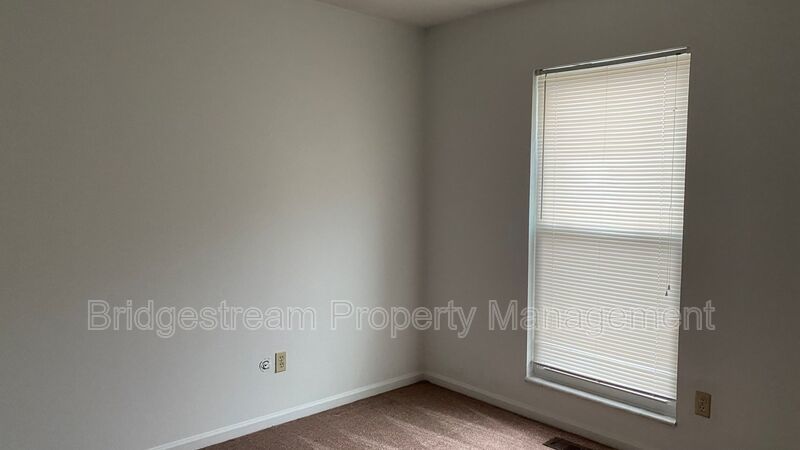 Cozy 2 Bed, 1 Bath Townhome in Vandalia property image