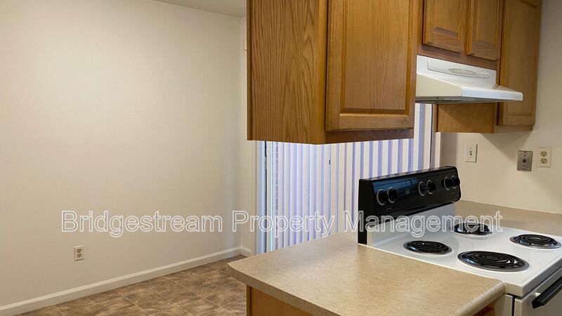 Cozy 2 Bed, 1 Bath Townhome in Vandalia property image