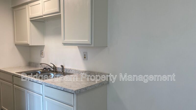 Cozy 1 Bed, 1 Bath Unit Now Available property image
