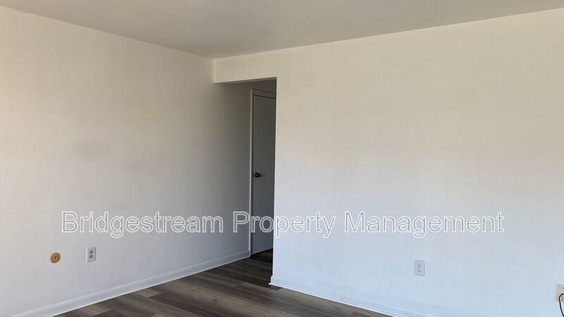 Cozy 1 Bed, 1 Bath Unit Now Available property image
