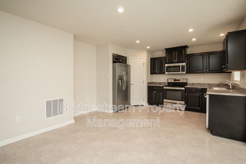 Beautiful 3 Bed, 2.5 Bath Home in Fairborn Now Available property image