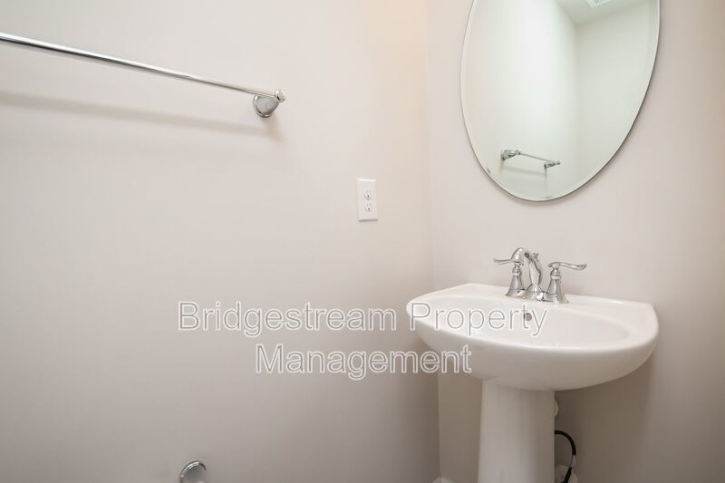 Beautiful 3 Bed, 2.5 Bath Home in Fairborn Now Available property image