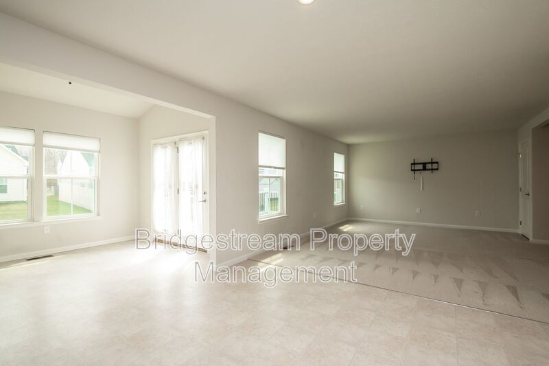 Beautiful 3 Bed, 2.5 Bath Home in Fairborn Now Available property image