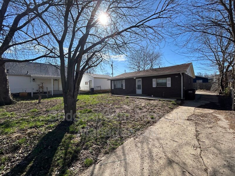 Cozy 2 Bed, 1 Bath Home Available Now property image