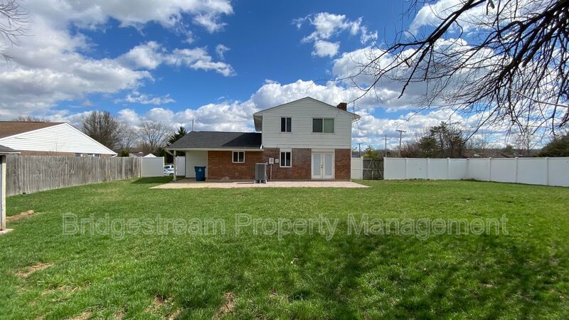 Beautiful 3 Bed, 1.5 Bath Home with 2-car Attached Garage Now Available property image