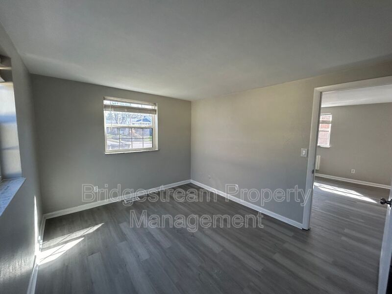 Ground Level 1 Bed, 1 Bath Unit in Kettering Now Available! property image