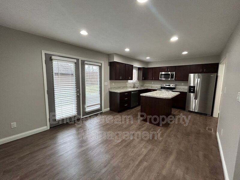 Beautiful 3 bed 2.5 bath Townhome in Centerville! property image