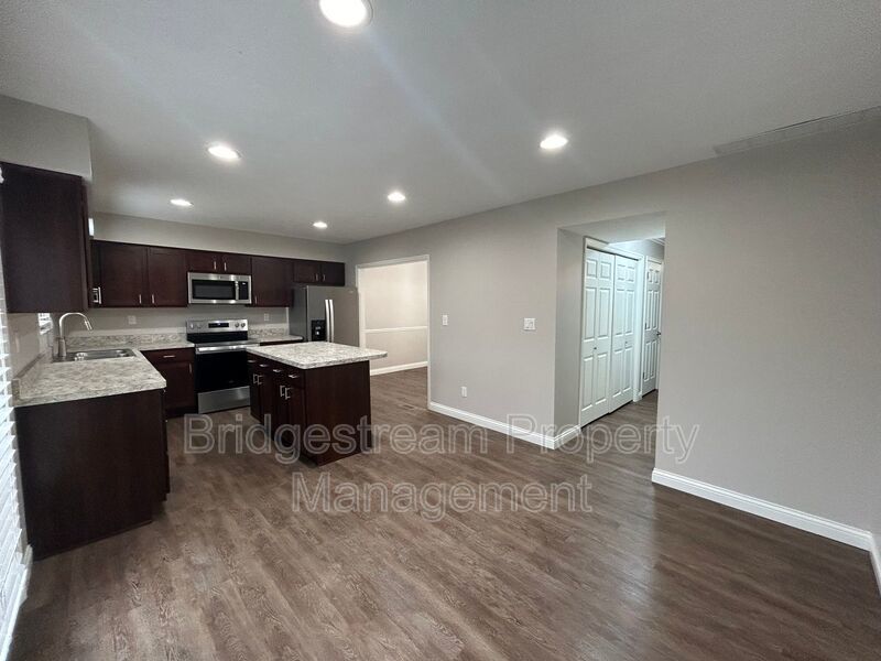 Beautiful 3 bed 2.5 bath Townhome in Centerville! property image