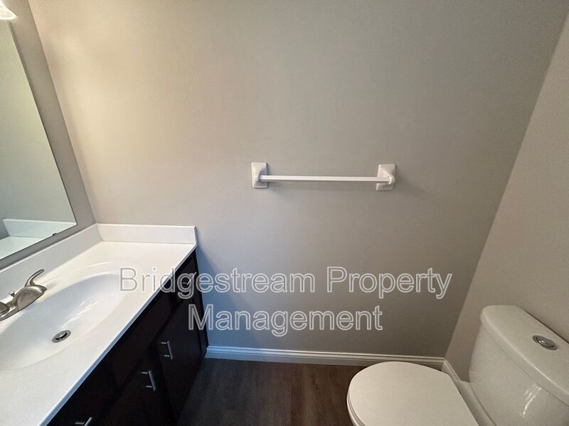 Beautiful 3 bed 2.5 bath Townhome in Centerville! property image