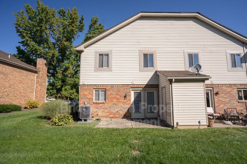 Beautiful 3 bed 2.5 bath Townhome in Centerville! property image