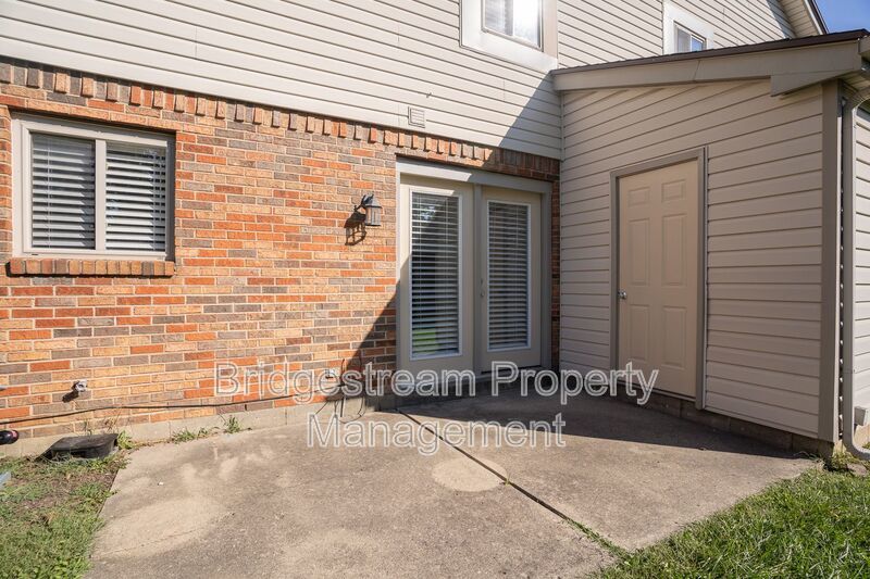 Beautiful 3 bed 2.5 bath Townhome in Centerville! property image