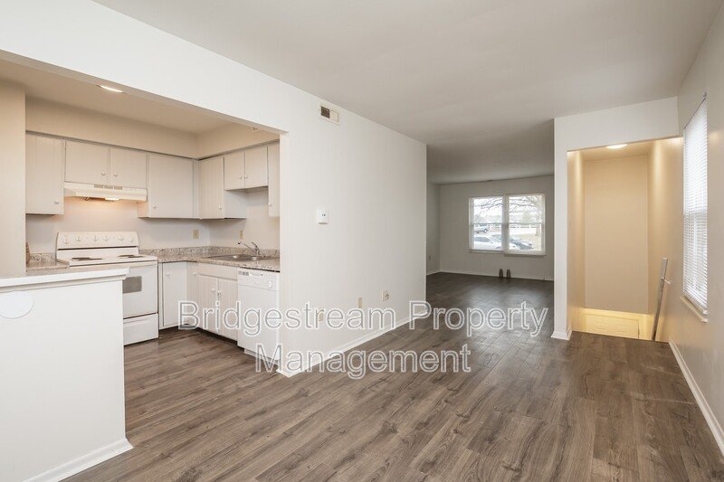 Upper Level 2 Bedroom, 1.5 Bath Townhome property image