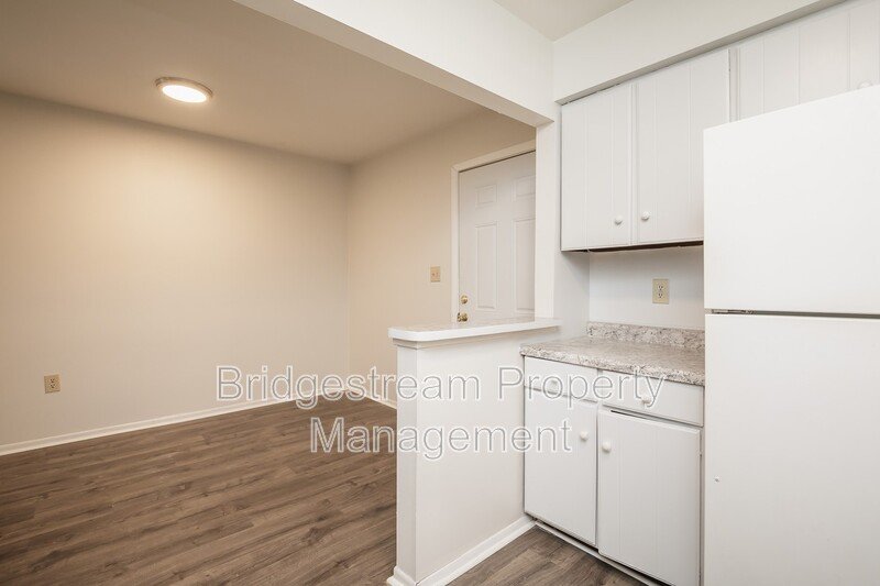 Upper Level 2 Bedroom, 1.5 Bath Townhome property image