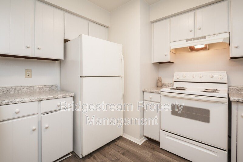 Upper Level 2 Bedroom, 1.5 Bath Townhome property image