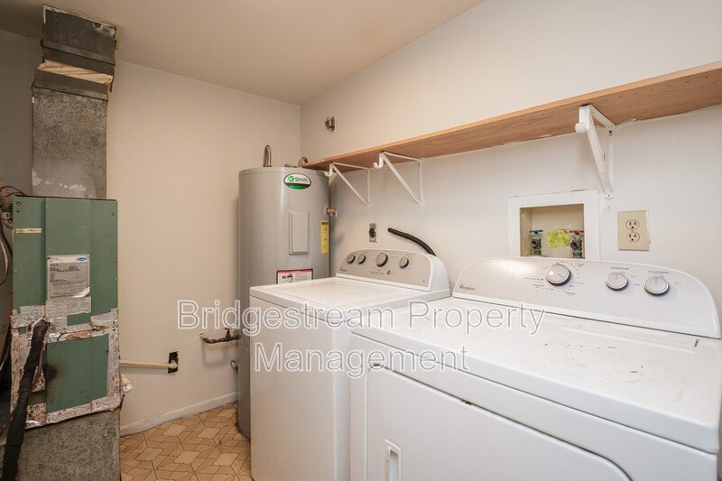 Upper Level 2 Bedroom, 1.5 Bath Townhome property image