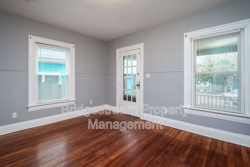 Cozy 3 Bed, 1.5 Bath Duplex Now Available property image