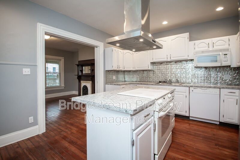 Cozy 3 Bed, 1.5 Bath Duplex Now Available property image