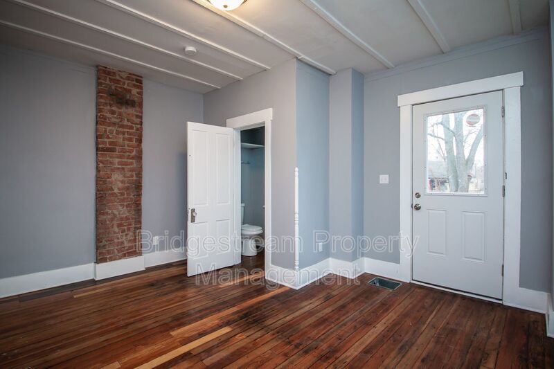Cozy 3 Bed, 1.5 Bath Duplex Now Available property image