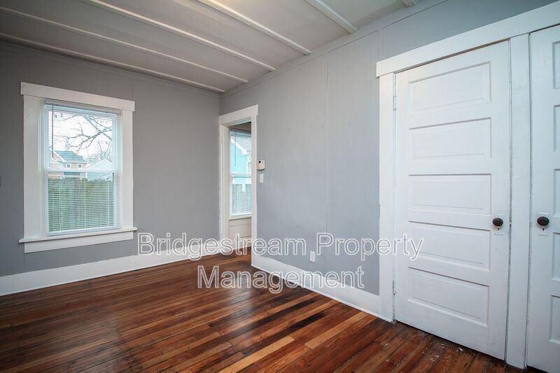 Cozy 3 Bed, 1.5 Bath Duplex Now Available property image