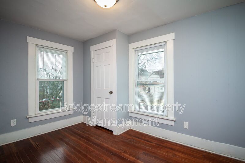 Cozy 3 Bed, 1.5 Bath Duplex Now Available property image