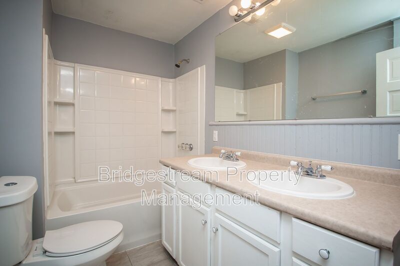 Cozy 3 Bed, 1.5 Bath Duplex Now Available property image
