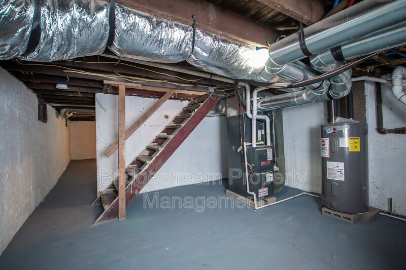 Cozy 3 Bed, 1.5 Bath Duplex Now Available property image