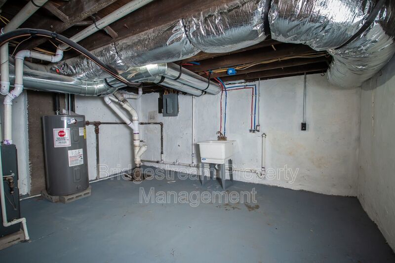 Cozy 3 Bed, 1.5 Bath Duplex Now Available property image