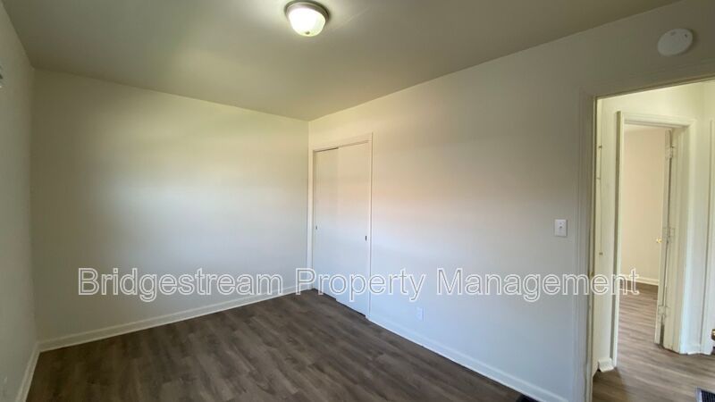Cozy 2 Bed, 1 Bath Unit Now Available property image