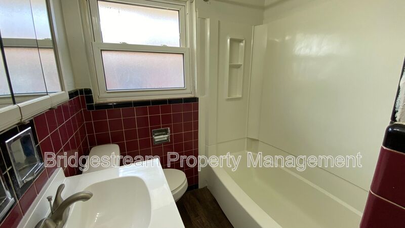 Cozy 2 Bed, 1 Bath Unit Now Available property image