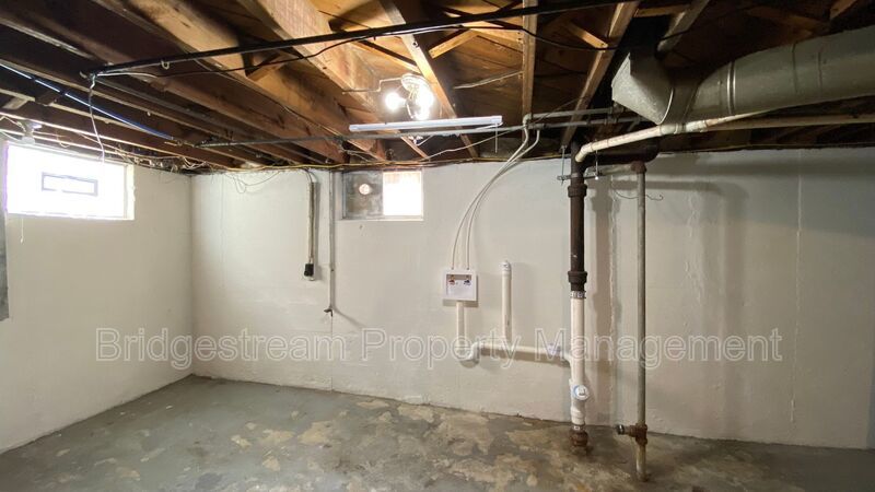 Cozy 2 Bed, 1 Bath Unit Now Available property image