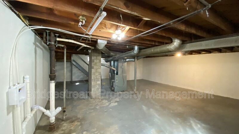 Cozy 2 Bed, 1 Bath Unit Now Available property image