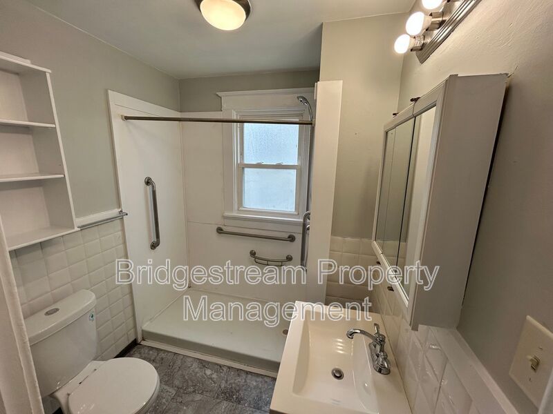 Cozy 5 Bed Home in Dayton Now Available property image