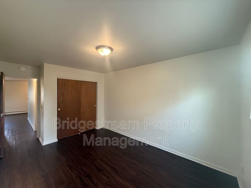 Cozy 1 Bed, 1 Bath Apartment in Vandalia property image