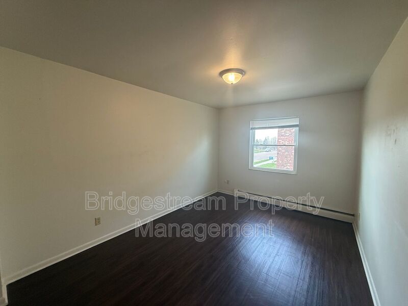 Cozy 1 Bed, 1 Bath Apartment in Vandalia property image
