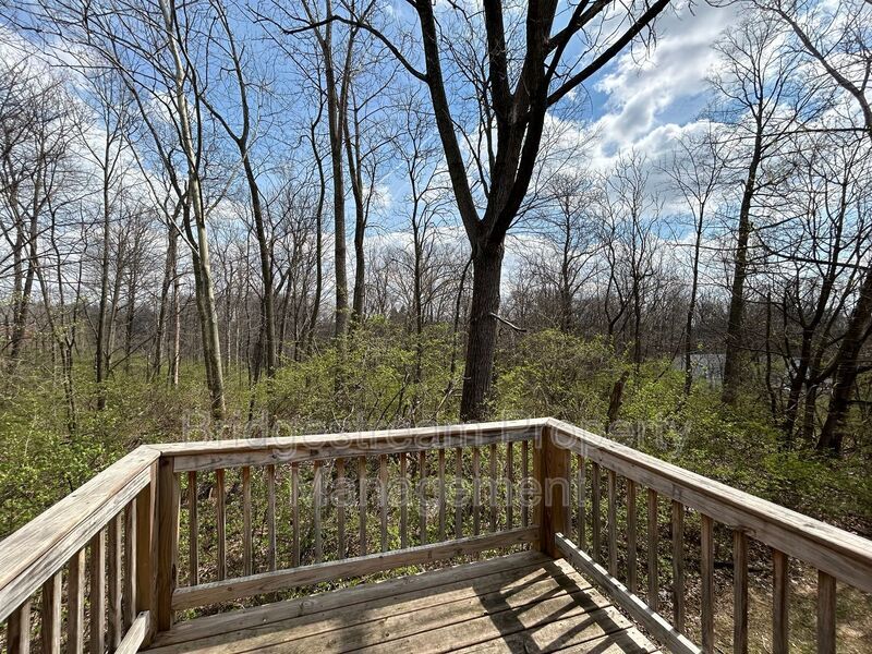 Upper Level 2 Bedroom, 1.5 Bath Townhome property image