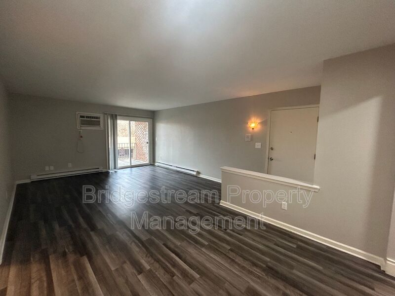 Beautifully Renovated Upstairs Unit in Trotwood with Washer and Dryer Hookup! property image
