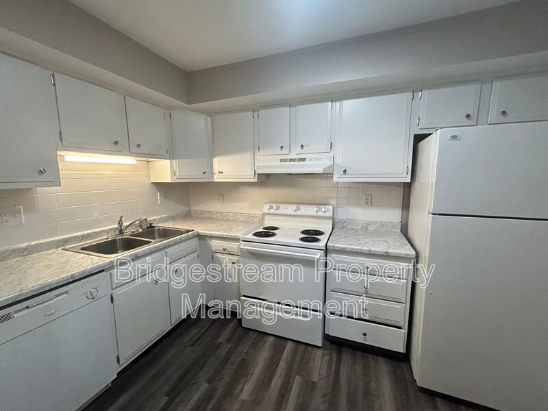 Beautifully Renovated Upstairs Unit in Trotwood with Washer and Dryer Hookup! property image