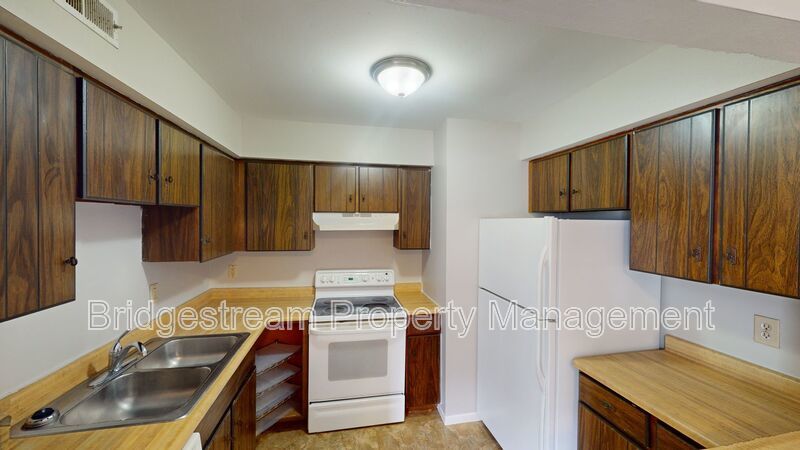 Lower Level 2 Bedroom, 1.5 Bath Townhome property image
