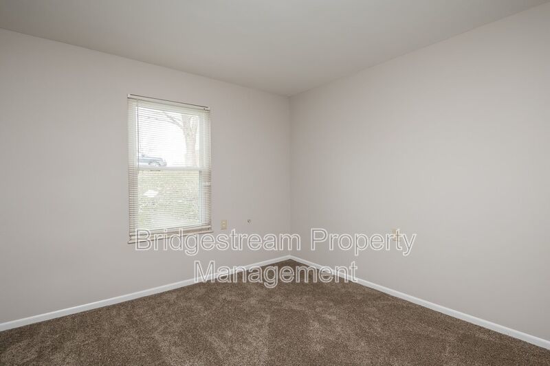 Lower Level 2 Bedroom, 1.5 Bath Townhome property image