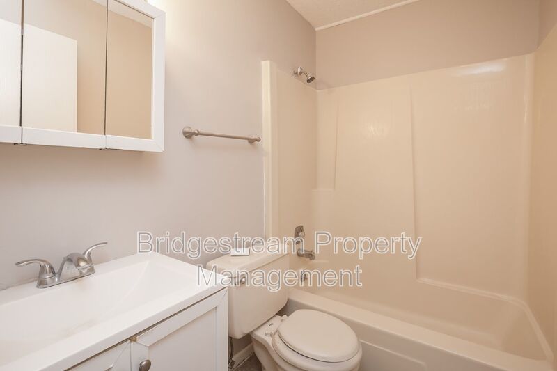 Lower Level 2 Bedroom, 1.5 Bath Townhome property image