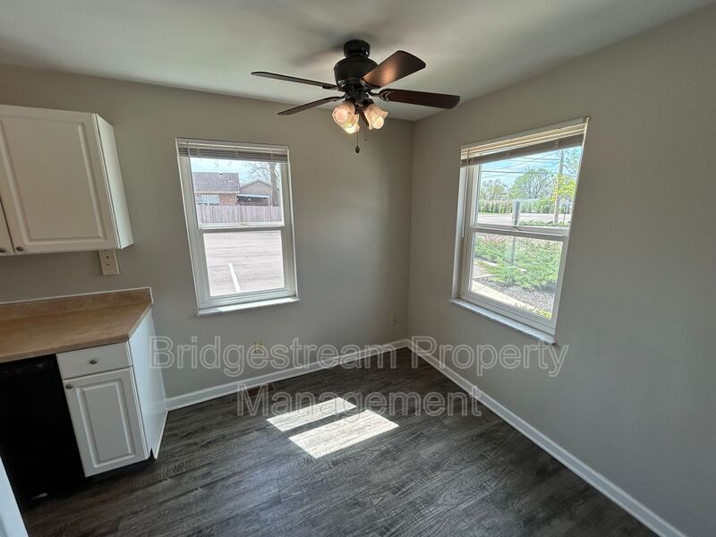 Beautifully Renovated 2 Bed, 2 Bath Unit in Centerville property image
