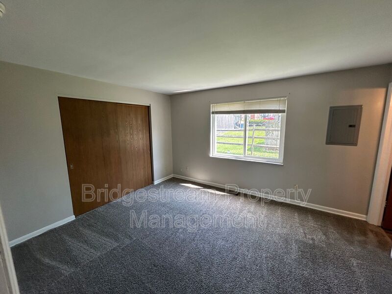 Beautifully Renovated 2 Bed, 2 Bath Unit in Centerville property image