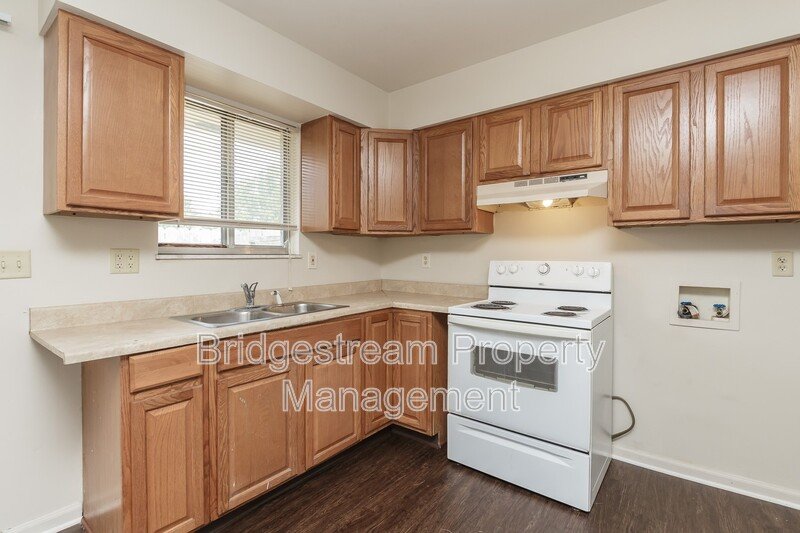 Cozy 2 Bed, 1 Bath Ranch Style Unit in Huber Coming Soon property image
