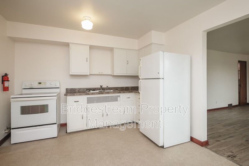 Cozy 1 Bedroom Apartment with Covered Parking in Oakwood property image